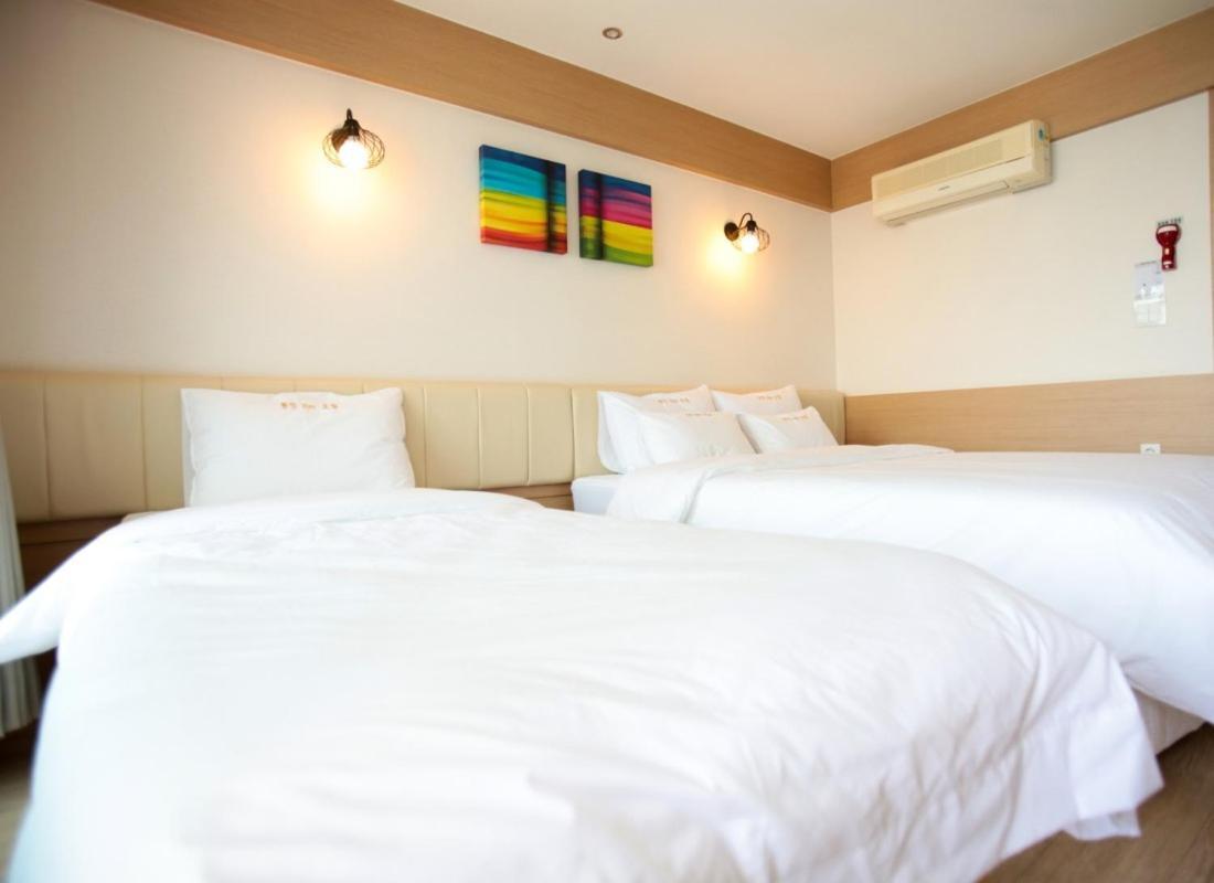 Tongyeong Bay Condo Hotel Exterior photo