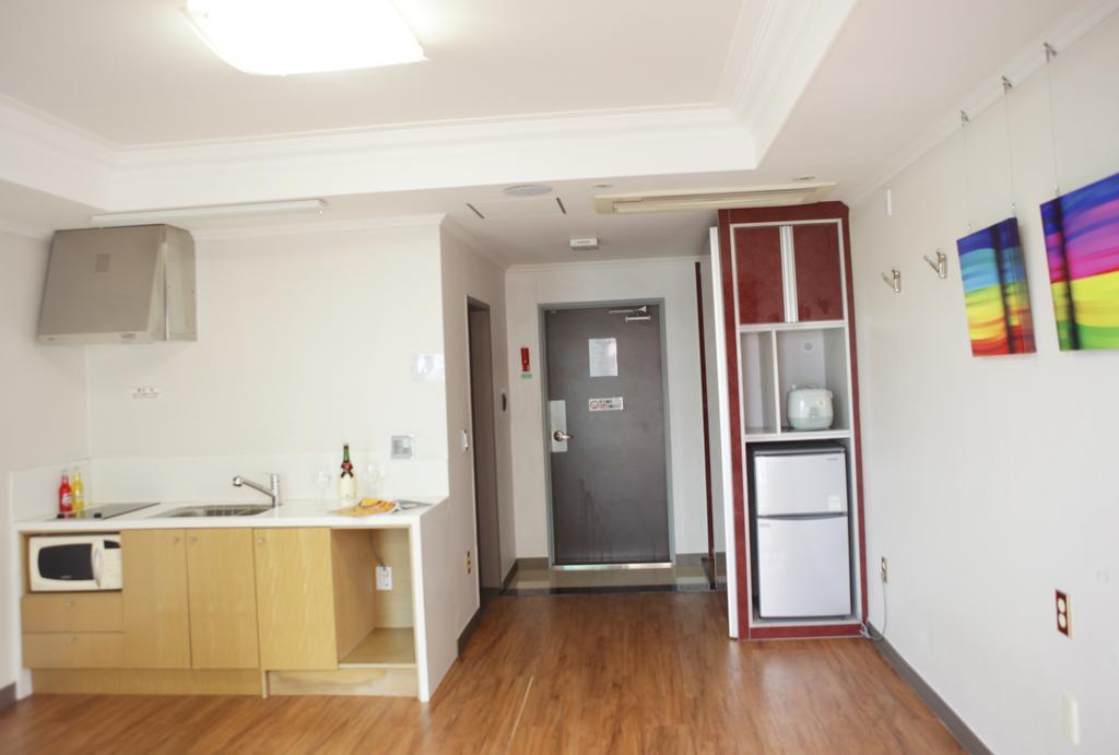 Tongyeong Bay Condo Hotel Exterior photo