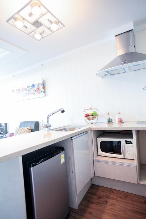 Tongyeong Bay Condo Hotel Exterior photo